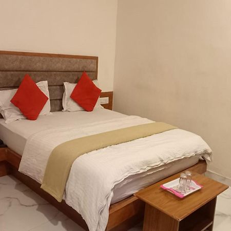 Hotel New Lake View 아흐메다바드 외부 사진