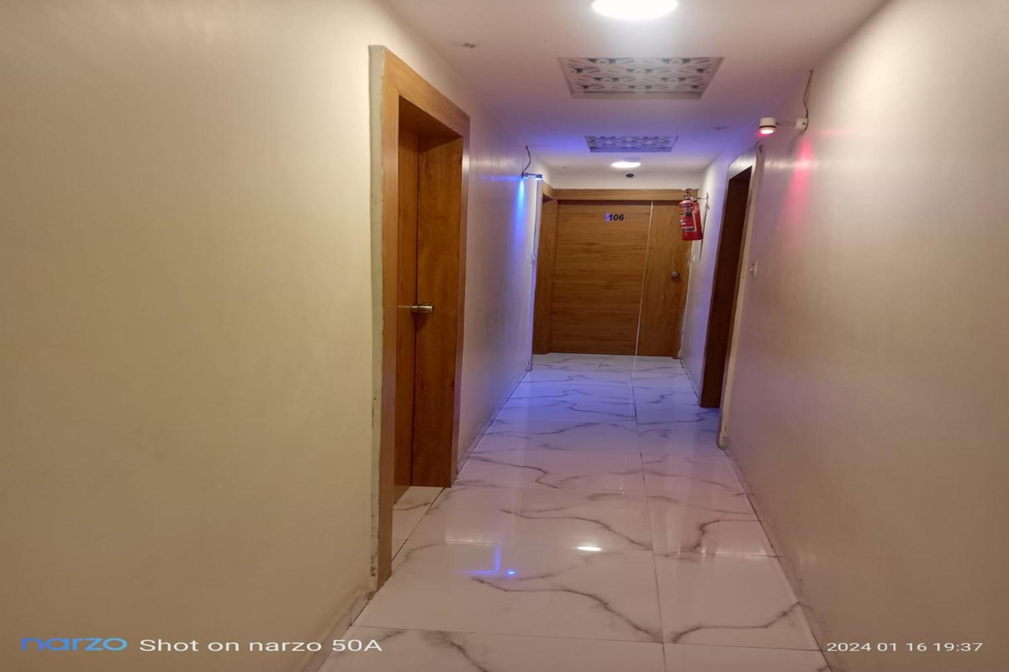 Hotel New Lake View 아흐메다바드 외부 사진