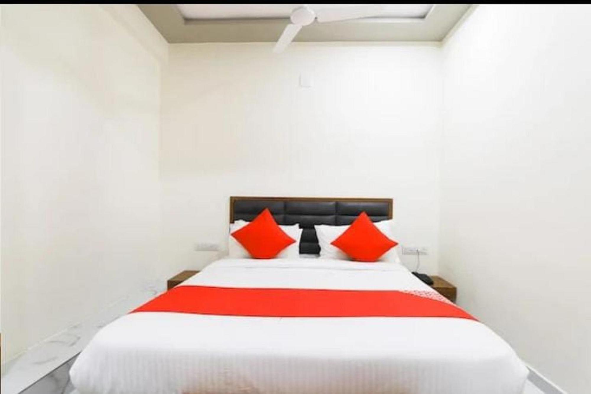 Hotel New Lake View 아흐메다바드 외부 사진