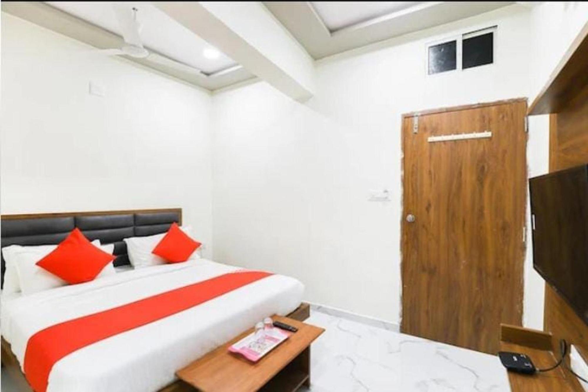 Hotel New Lake View 아흐메다바드 외부 사진